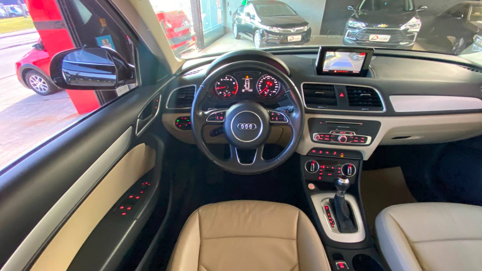 AUDI Q3