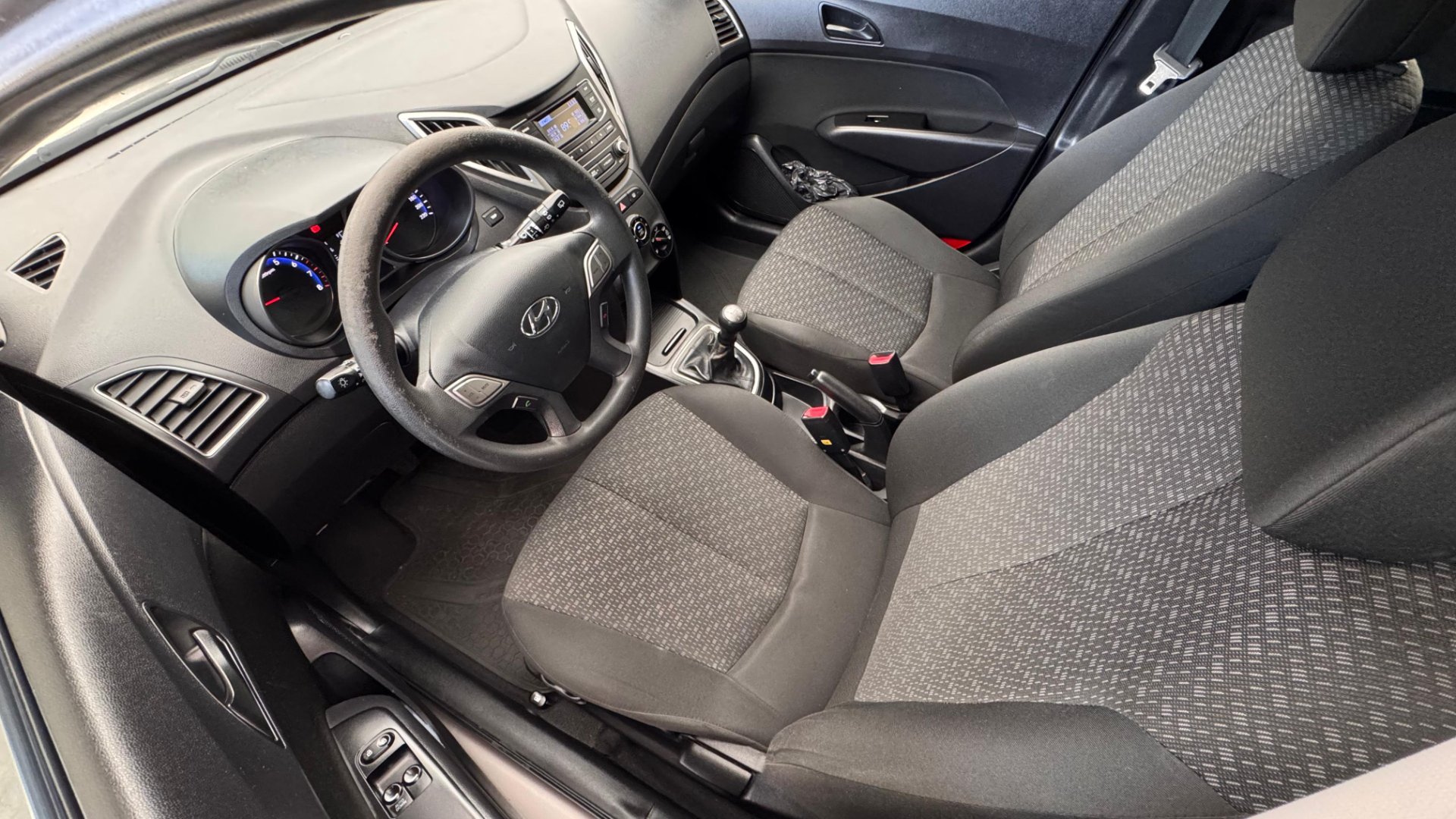 HYUNDAI HB20