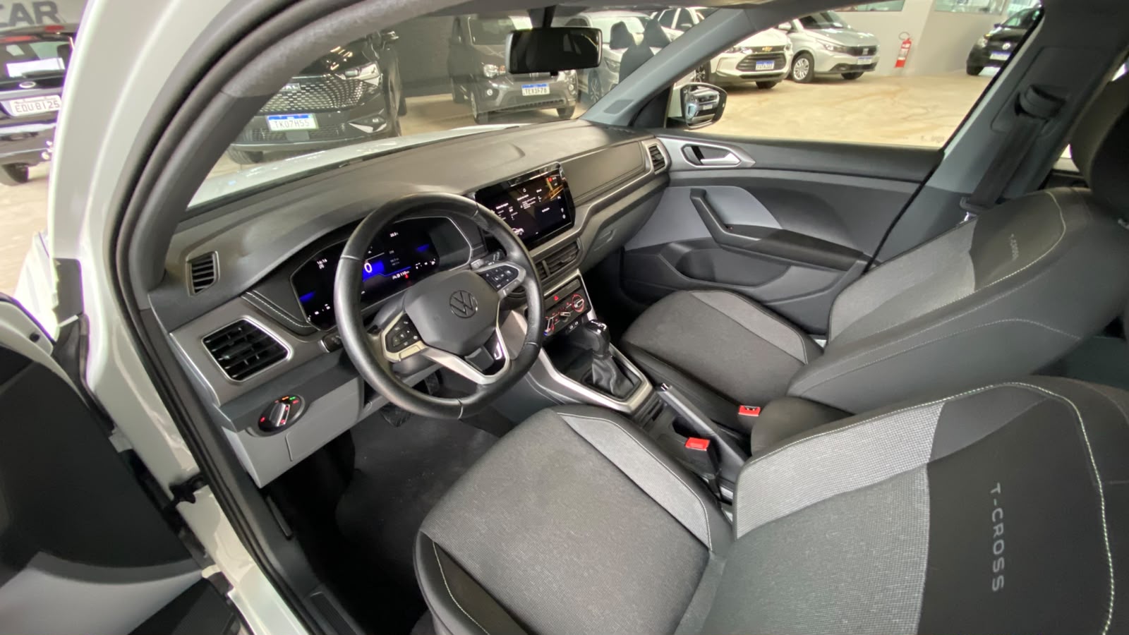 VOLKSWAGEN T-CROSS