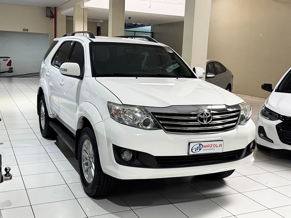 TOYOTA HILUX SW4