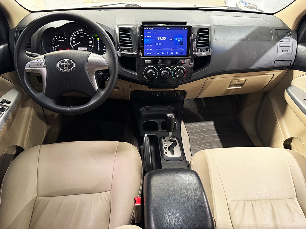 TOYOTA HILUX SW4