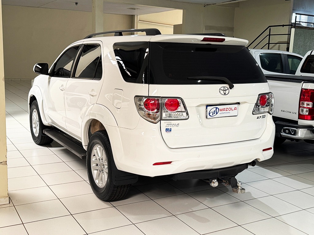 TOYOTA HILUX SW4