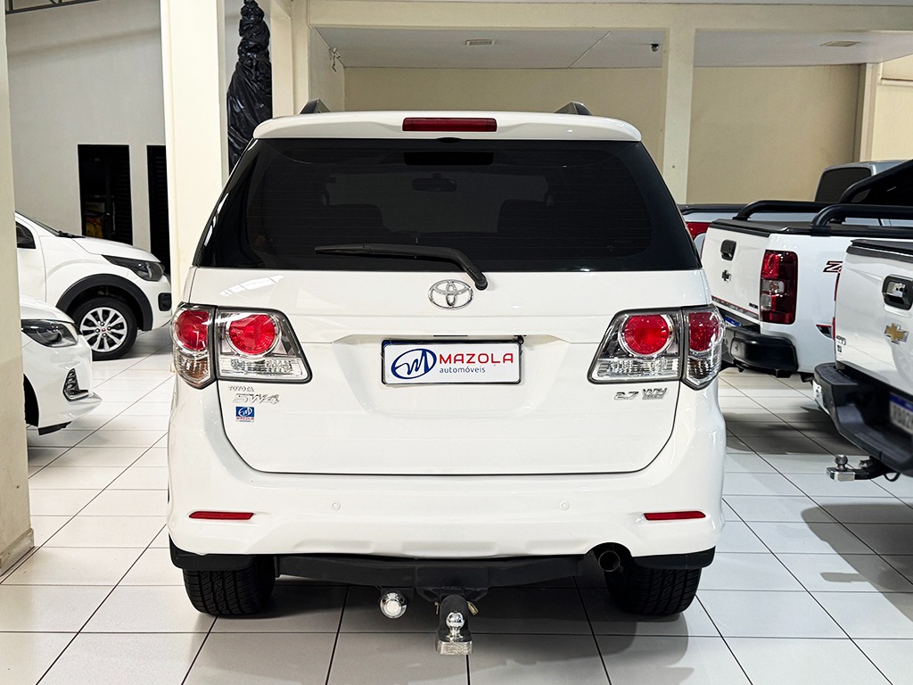 TOYOTA HILUX SW4