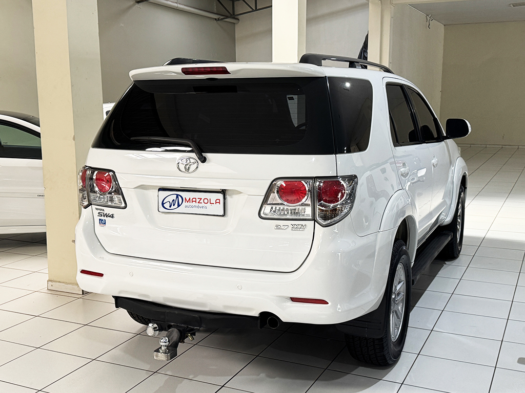 TOYOTA HILUX SW4