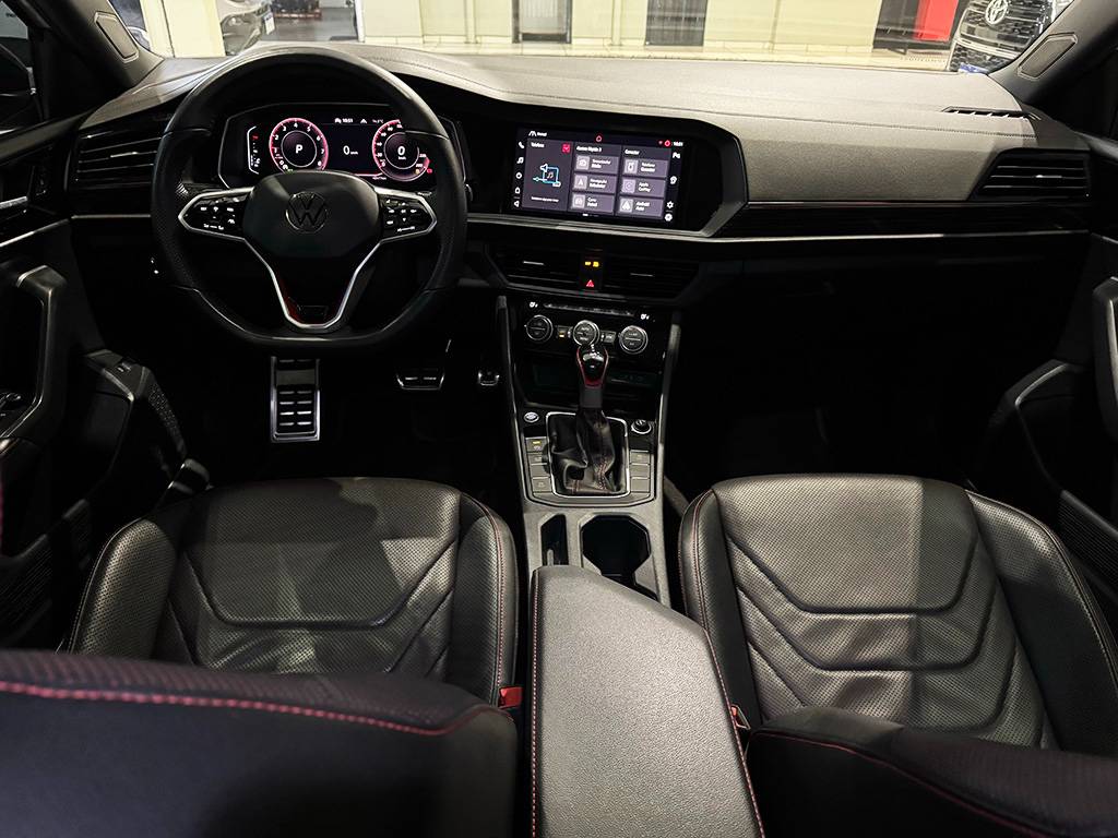 VOLKSWAGEN JETTA