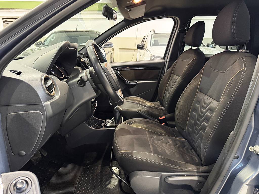 RENAULT DUSTER
