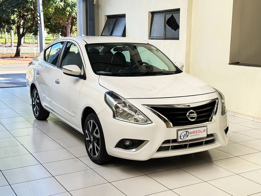 NISSAN VERSA