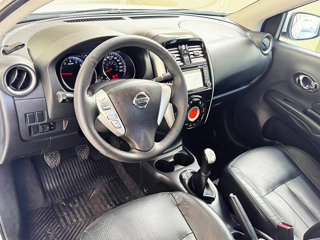 NISSAN VERSA