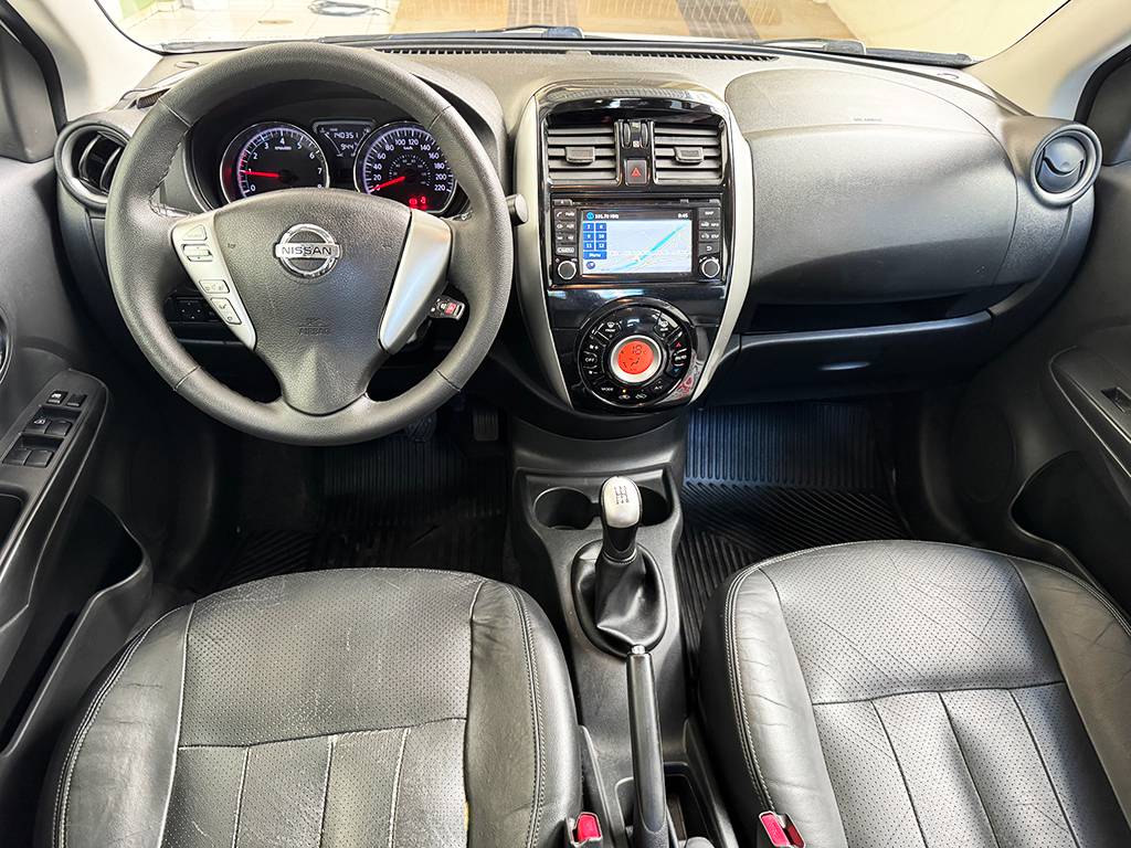 NISSAN VERSA