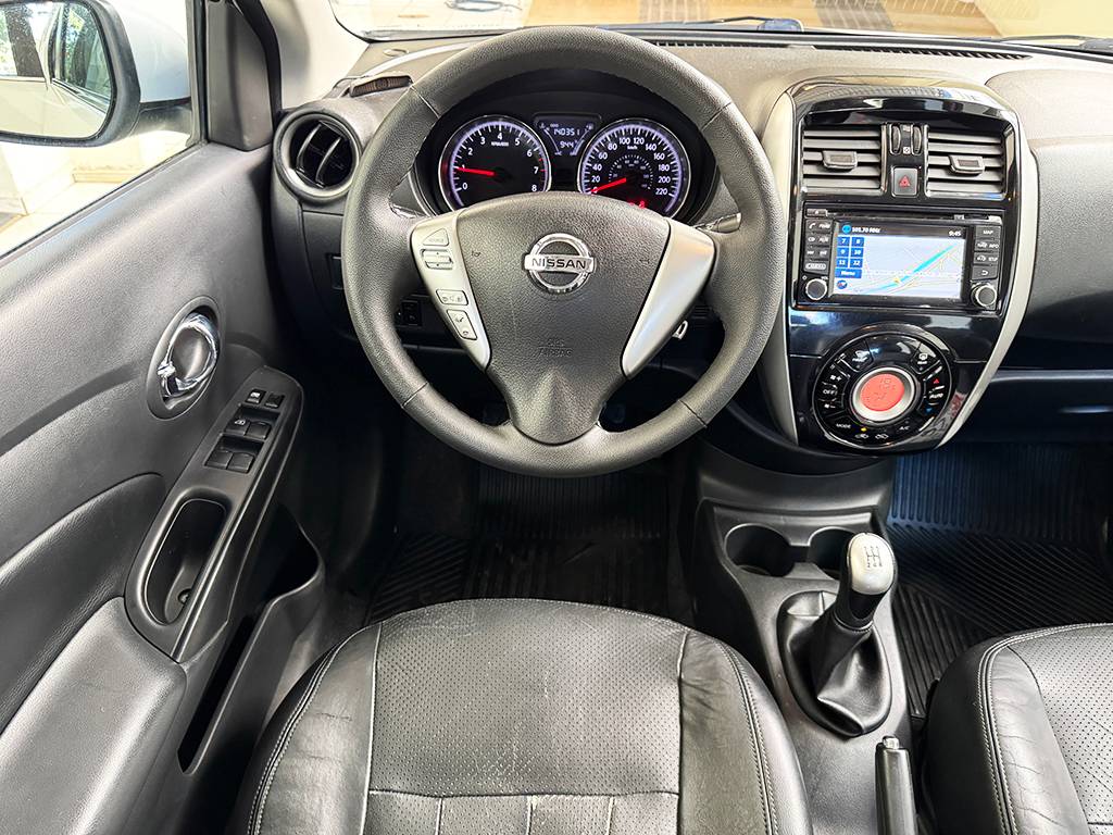 NISSAN VERSA
