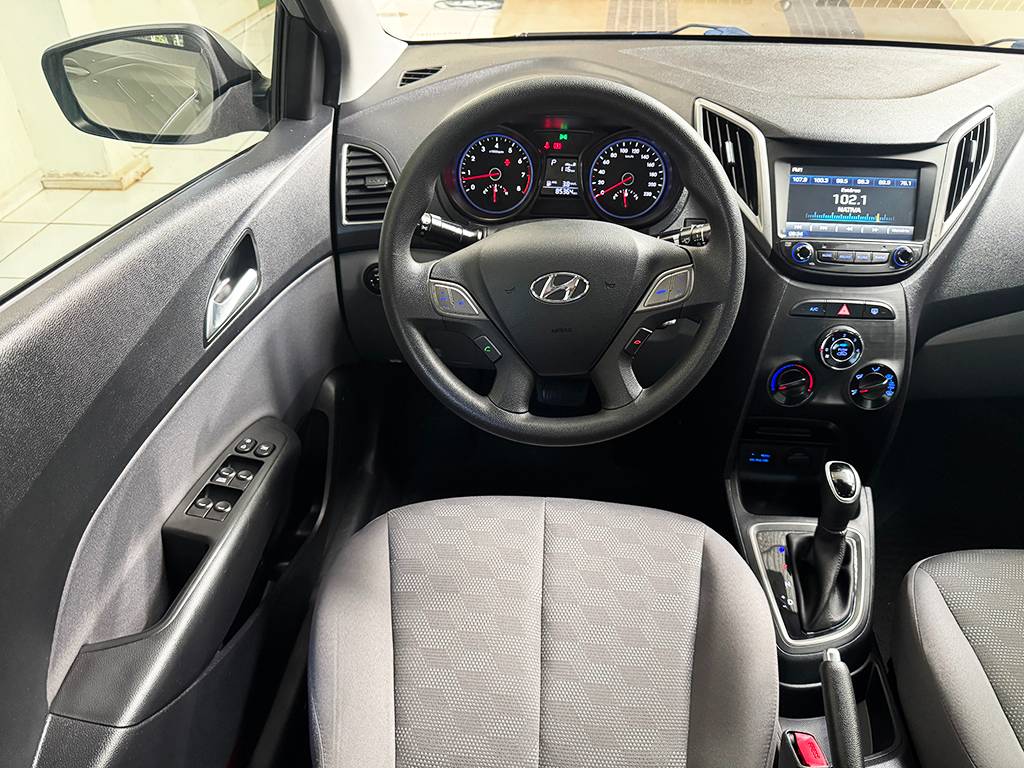 HYUNDAI HB20S