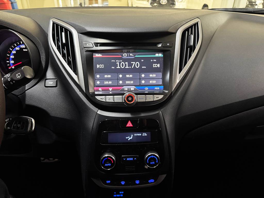 HYUNDAI HB20X