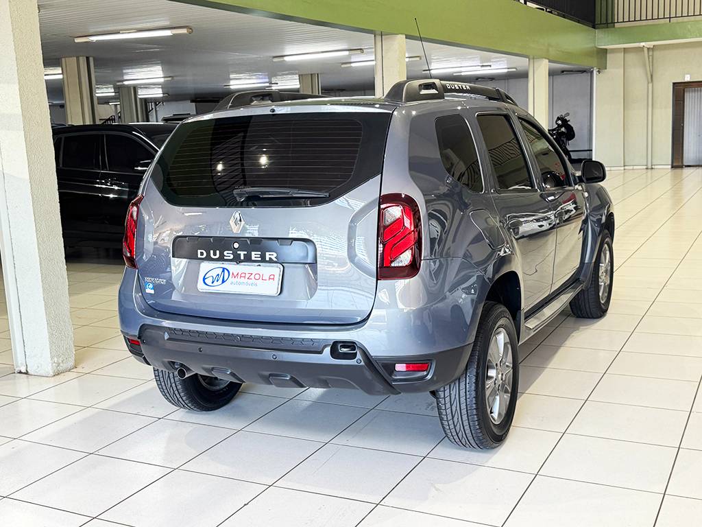 RENAULT DUSTER