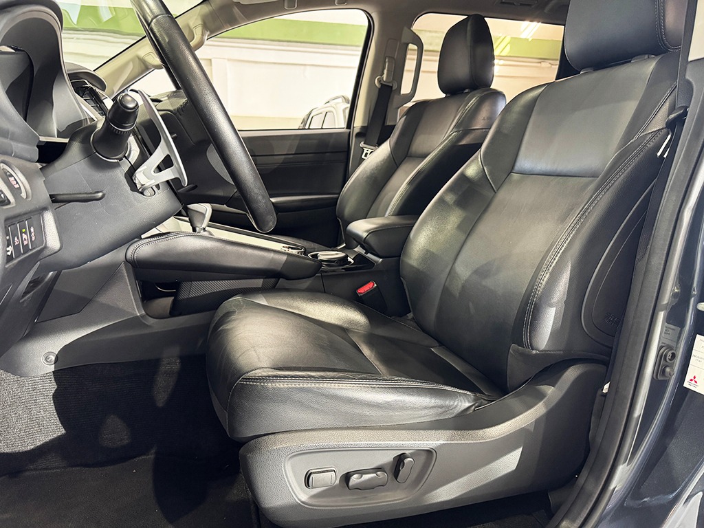 MITSUBISHI PAJERO SPORT