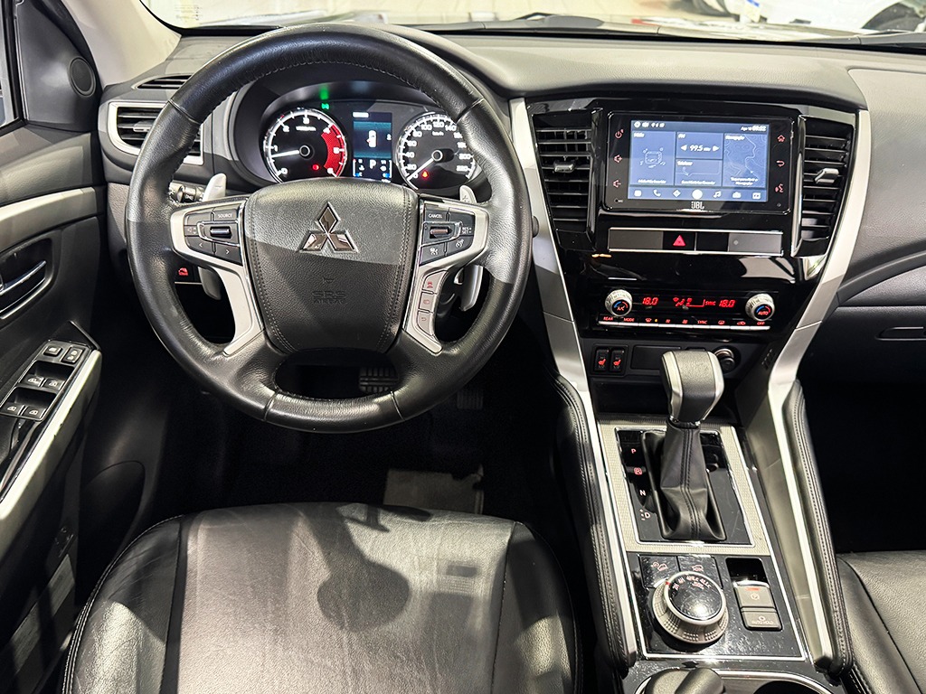 MITSUBISHI PAJERO SPORT