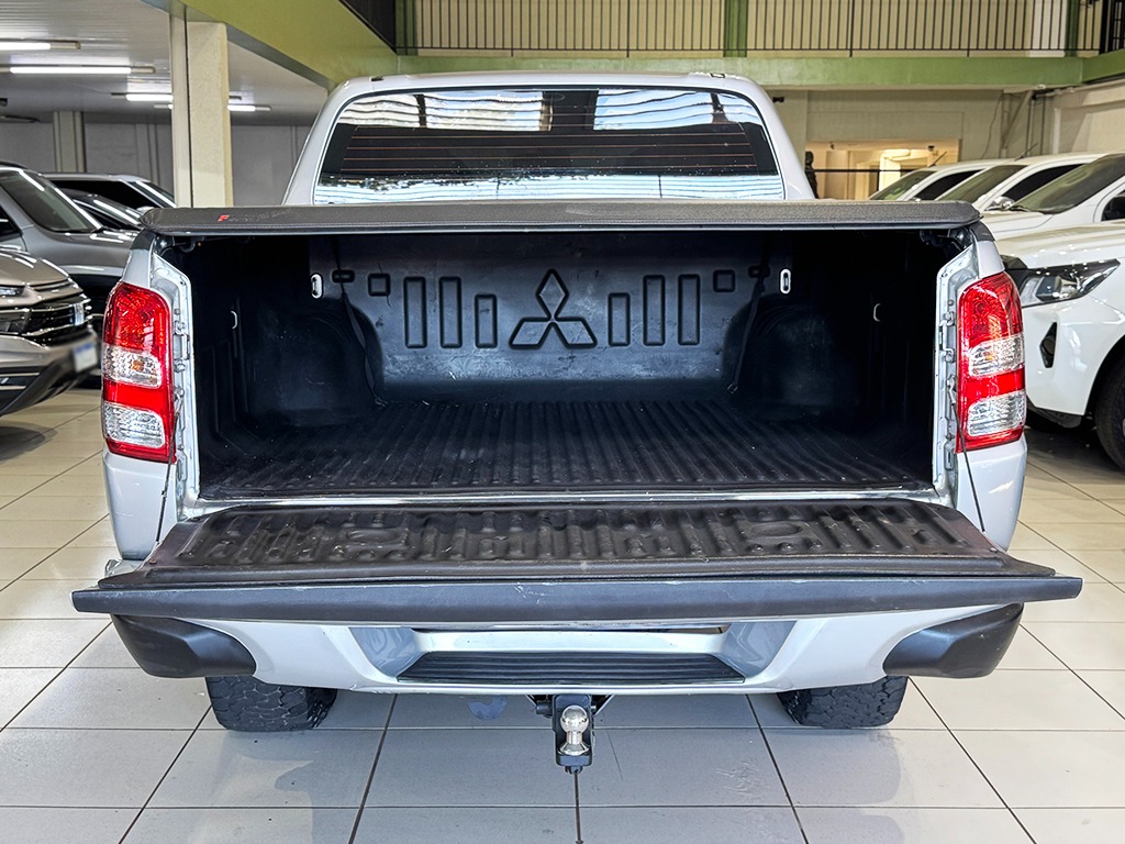 MITSUBISHI L200 TRITON