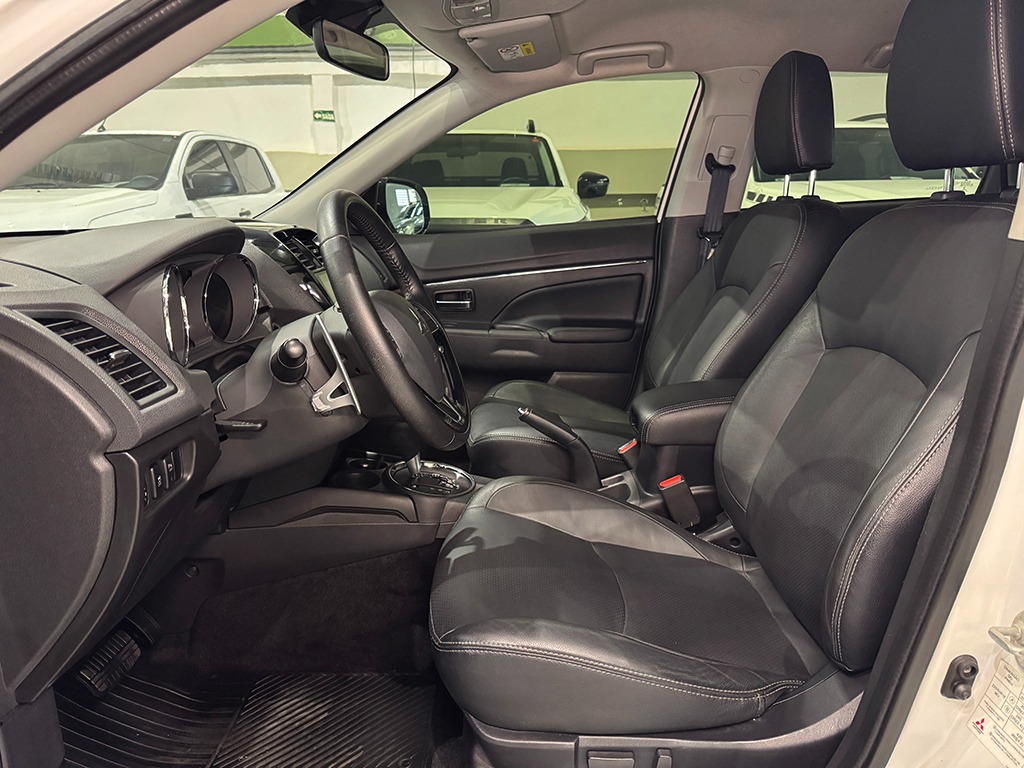 MITSUBISHI OUTLANDER SPORT