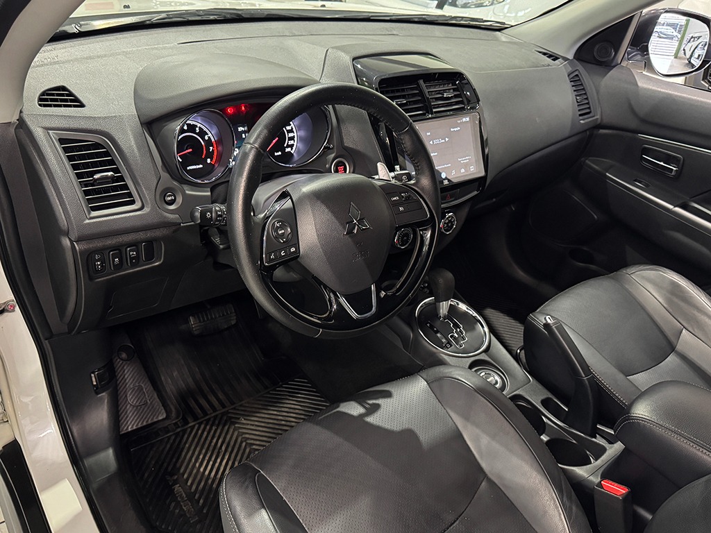 MITSUBISHI OUTLANDER SPORT