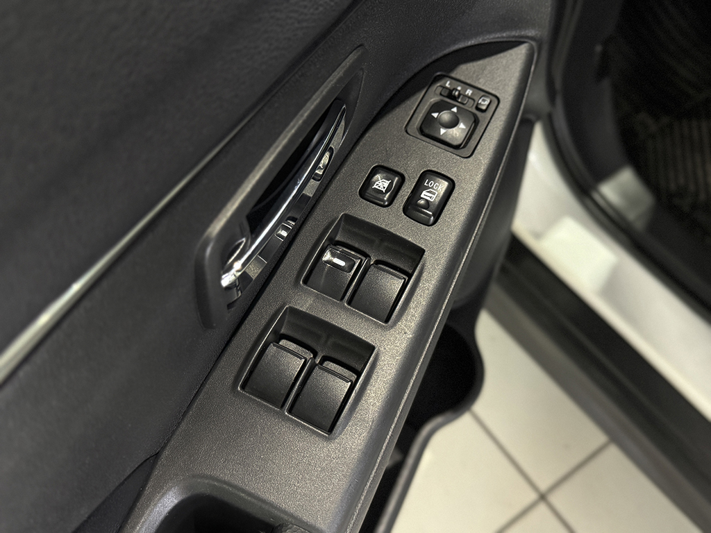 MITSUBISHI OUTLANDER SPORT