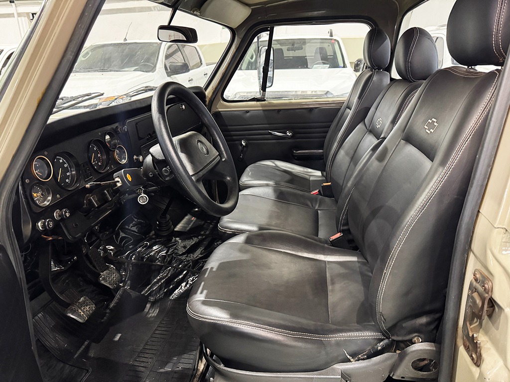 CHEVROLET D10