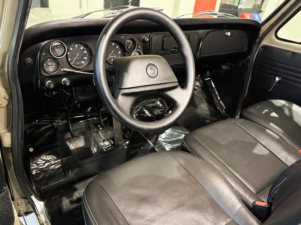 CHEVROLET D10