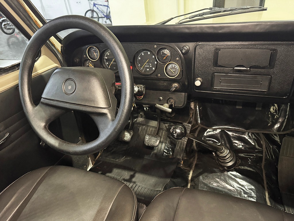 CHEVROLET D10