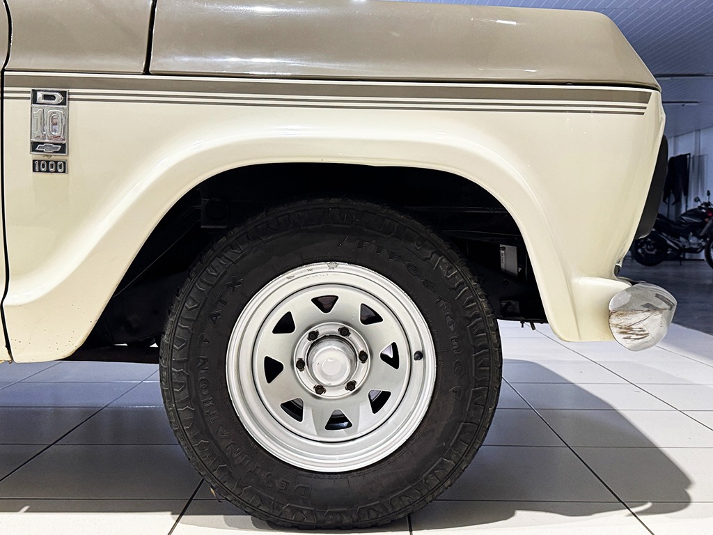CHEVROLET D10