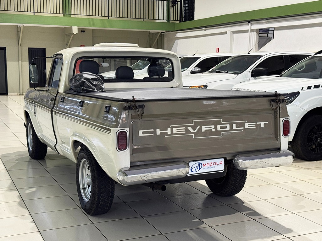 CHEVROLET D10