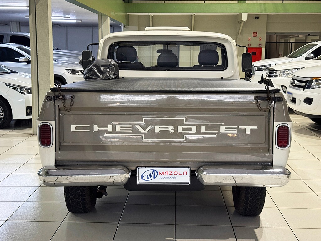 CHEVROLET D10