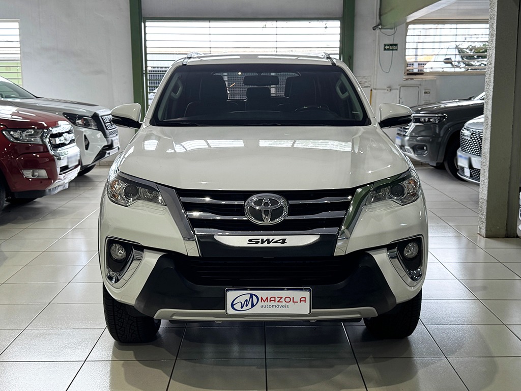 TOYOTA HILUX SW4