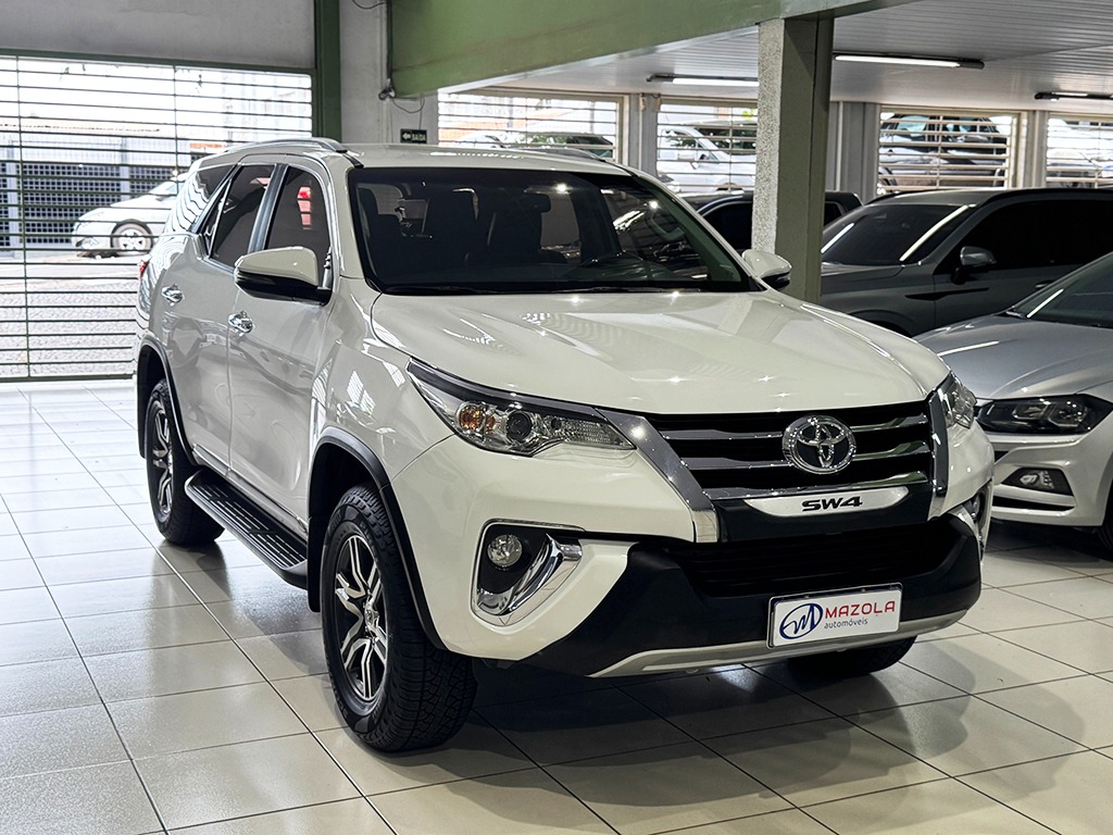TOYOTA HILUX SW4