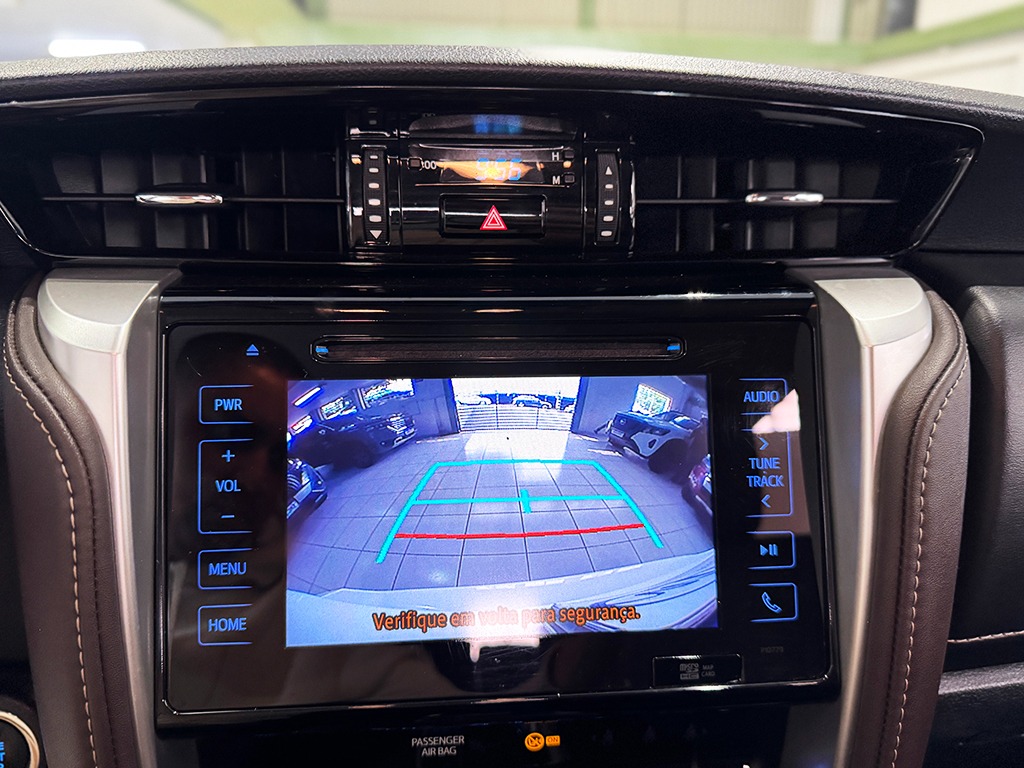 TOYOTA HILUX SW4