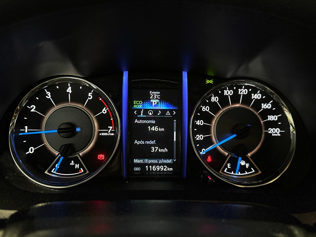 TOYOTA HILUX SW4