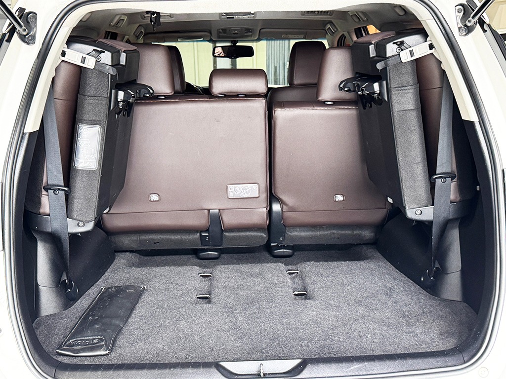 TOYOTA HILUX SW4