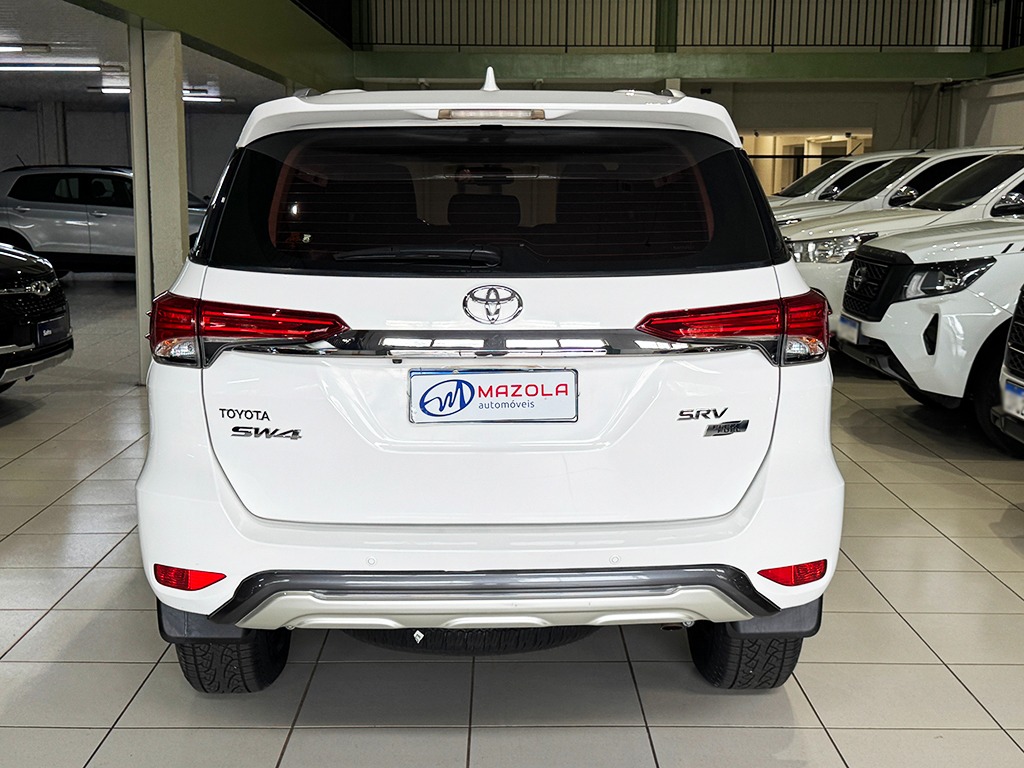 TOYOTA HILUX SW4