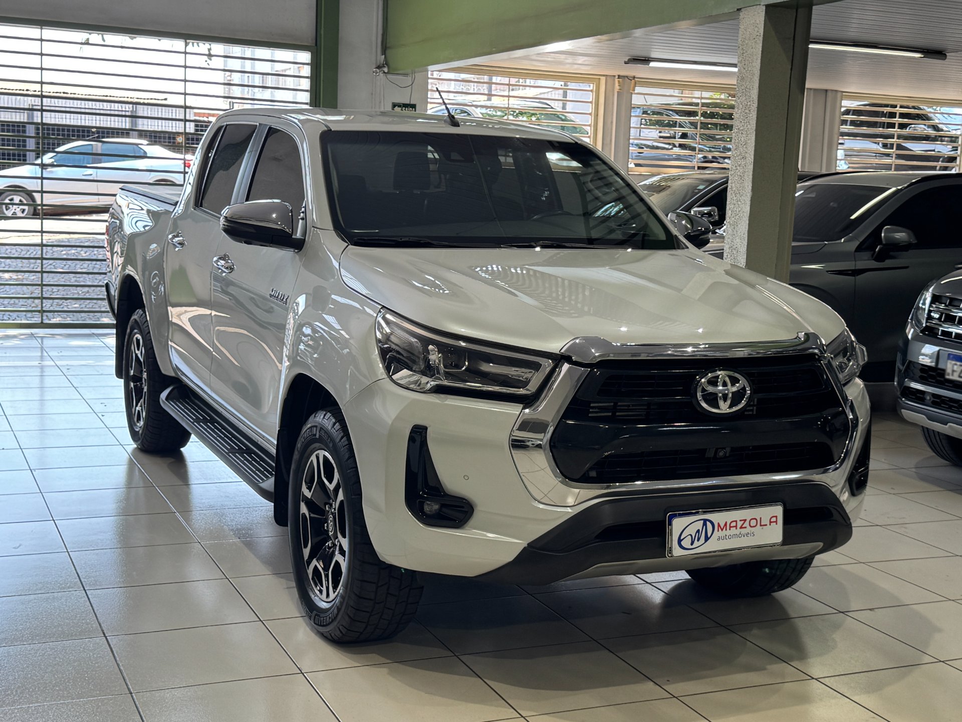 TOYOTA HILUX