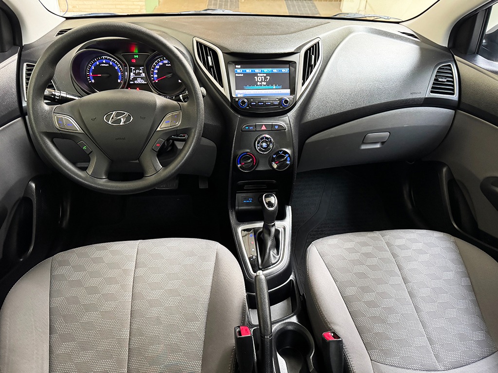 HYUNDAI HB20S