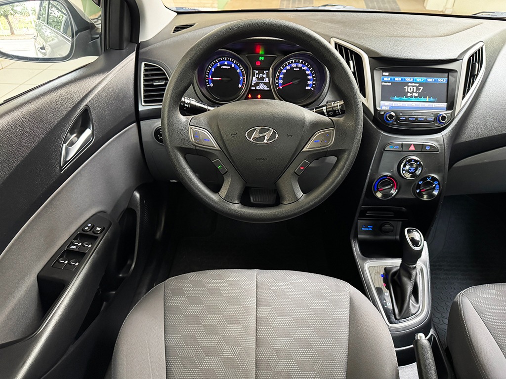 HYUNDAI HB20S