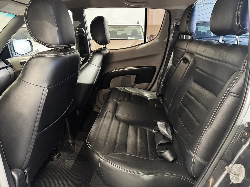 MITSUBISHI L200 TRITON