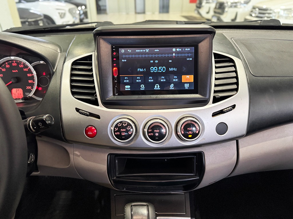 MITSUBISHI L200 TRITON