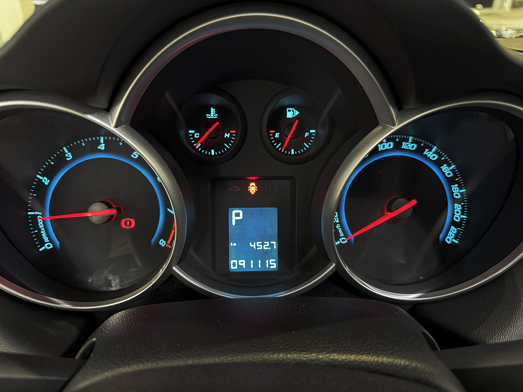 CHEVROLET CRUZE