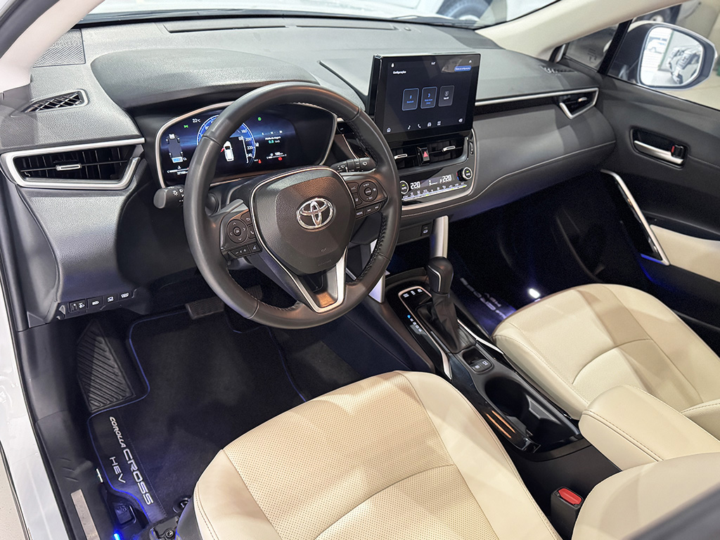 TOYOTA COROLLA CROSS