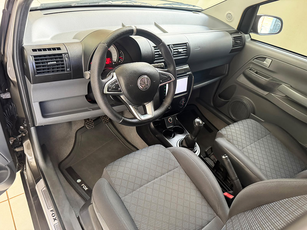 VOLKSWAGEN FOX
