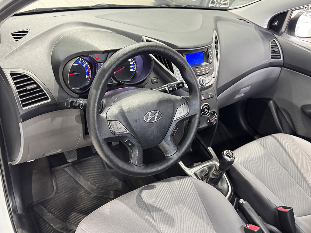 HYUNDAI HB20S
