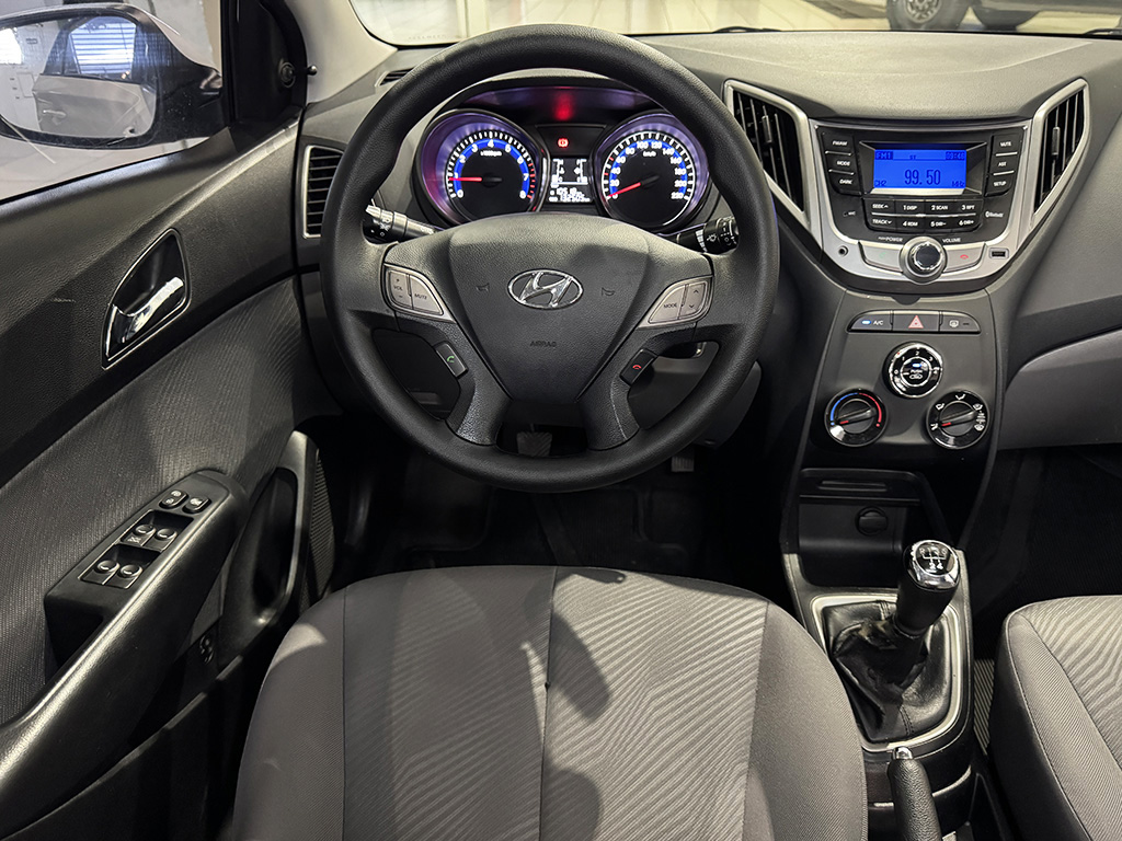 HYUNDAI HB20S