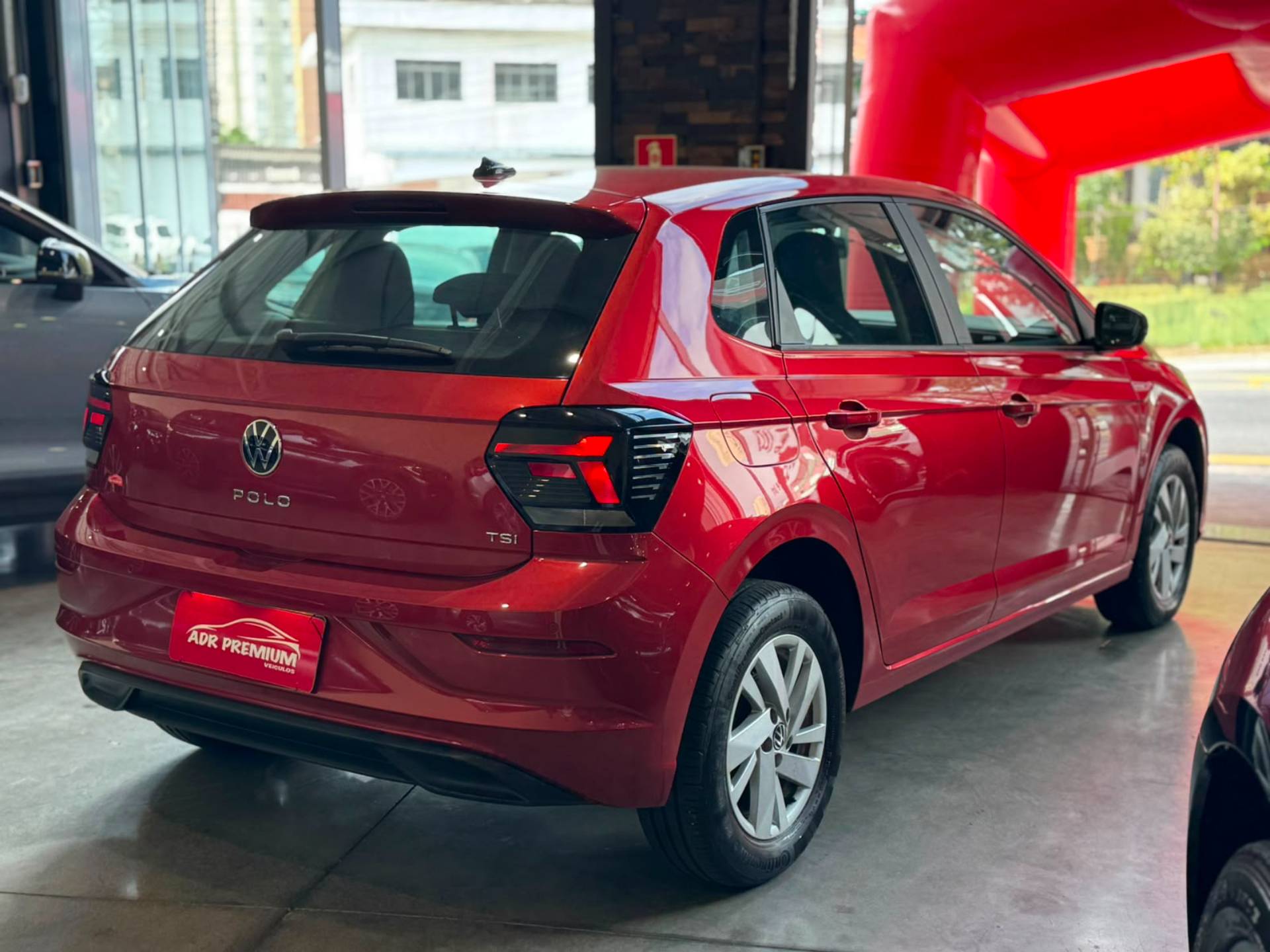 VOLKSWAGEN POLO