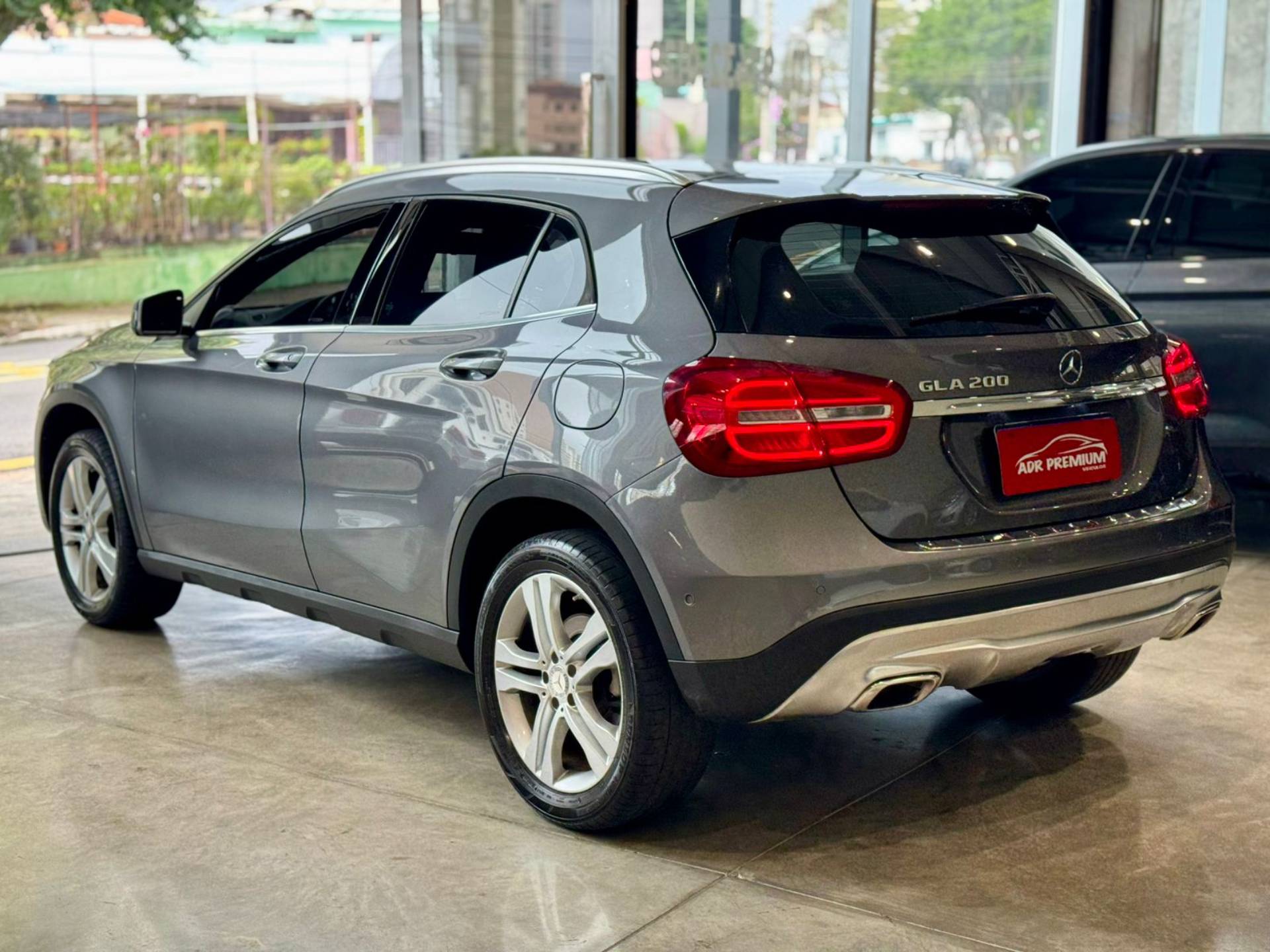 MERCEDES-BENZ GLA 200