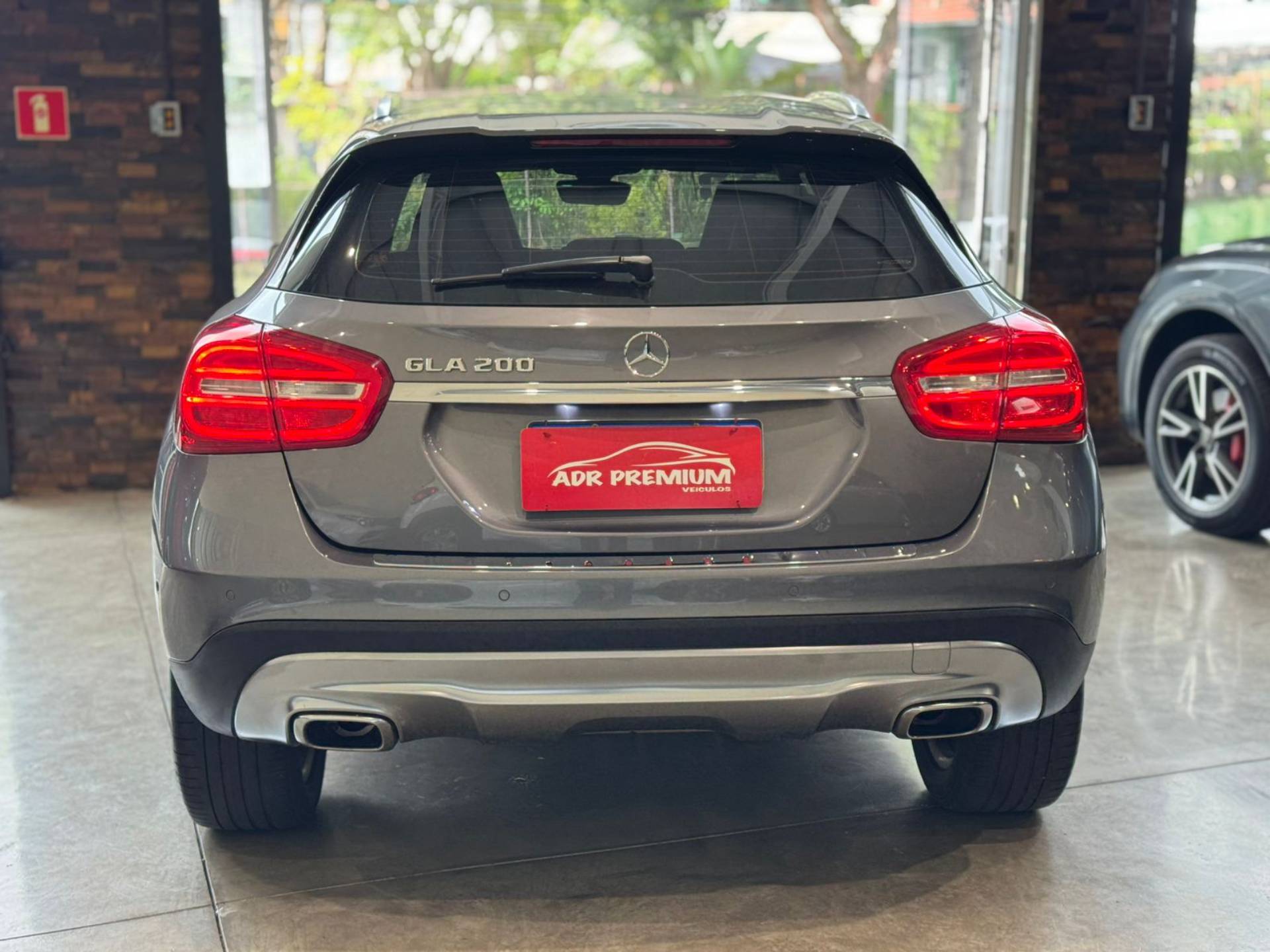 MERCEDES-BENZ GLA 200