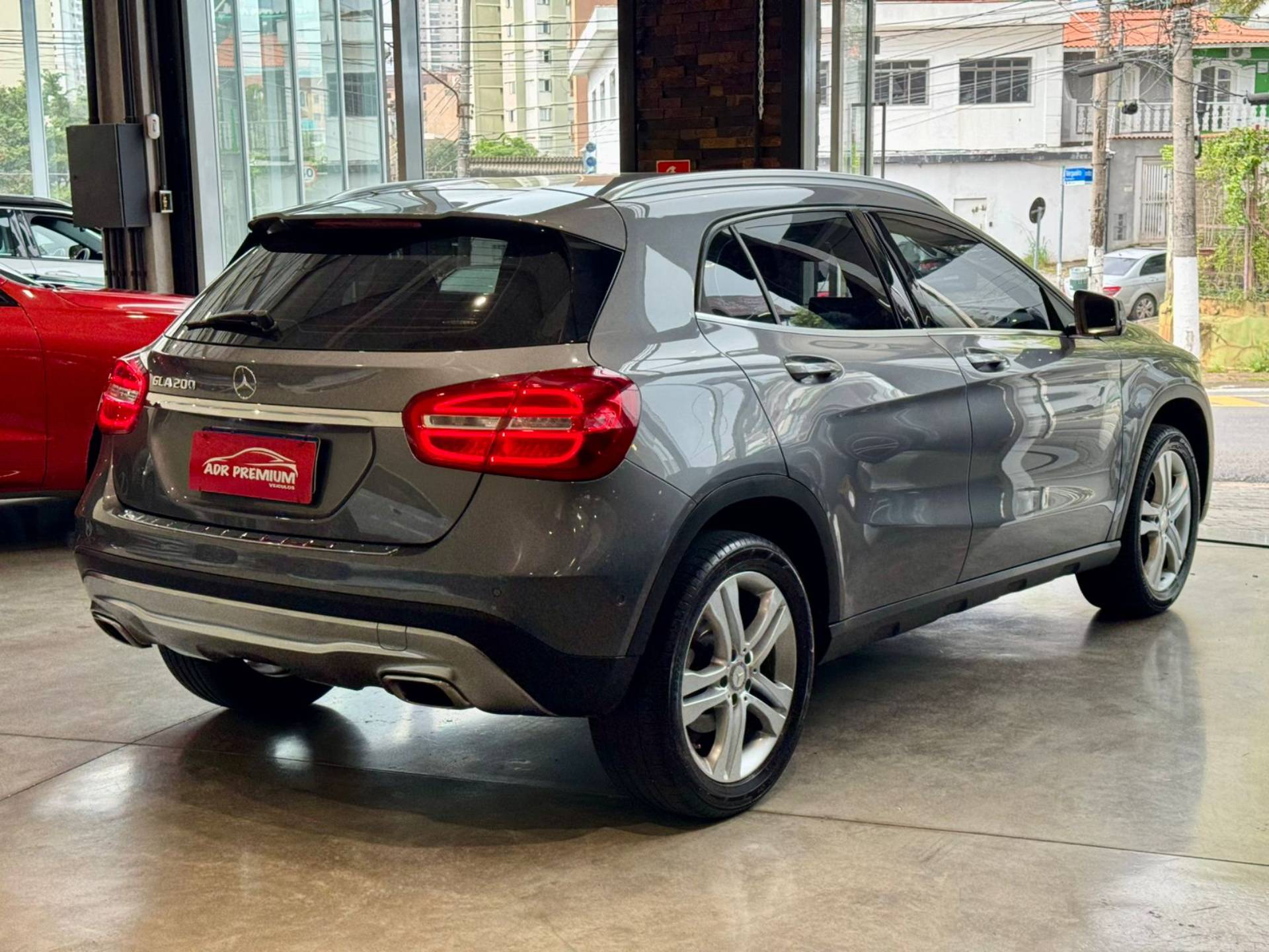 MERCEDES-BENZ GLA 200