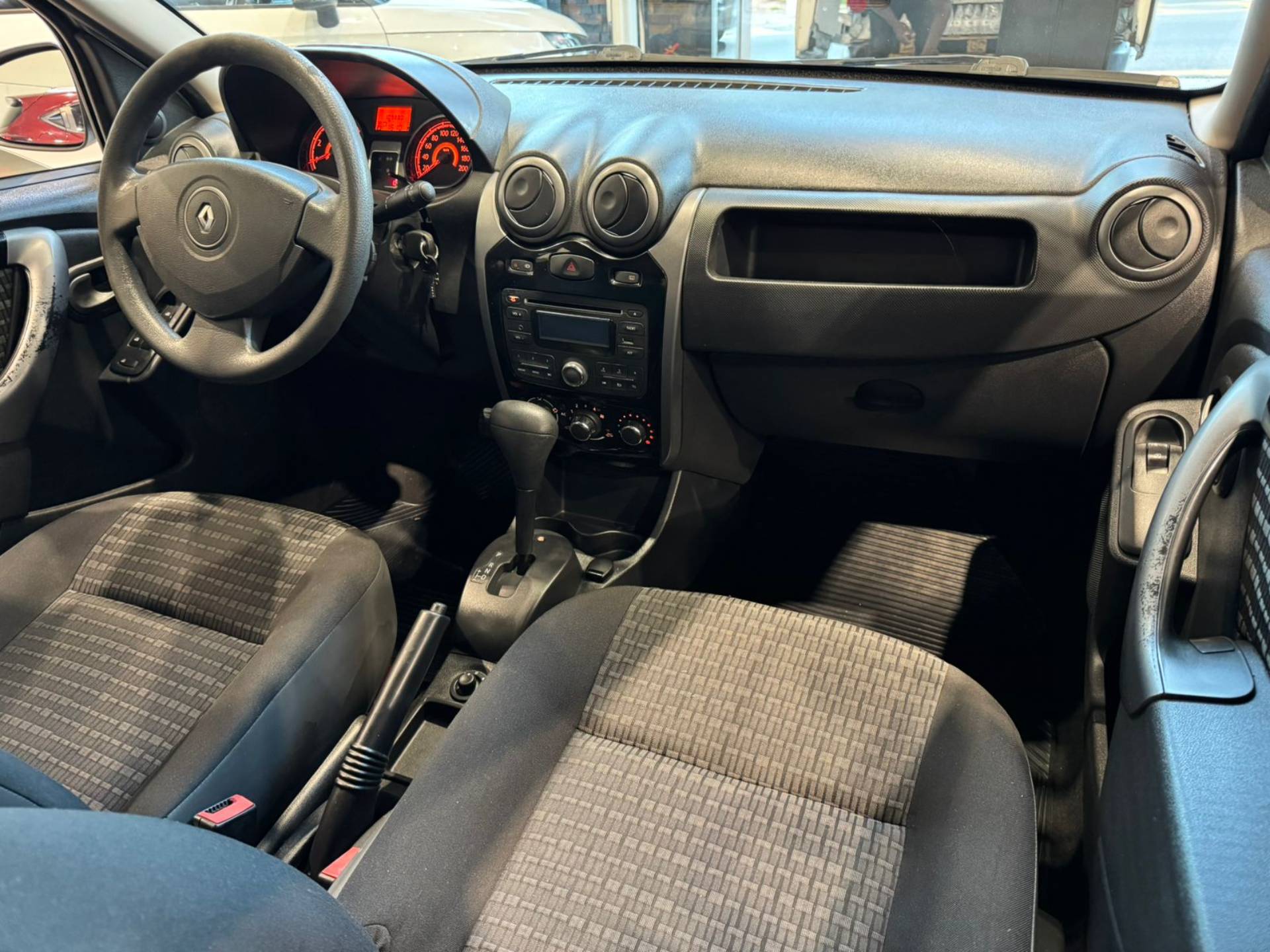 RENAULT SANDERO